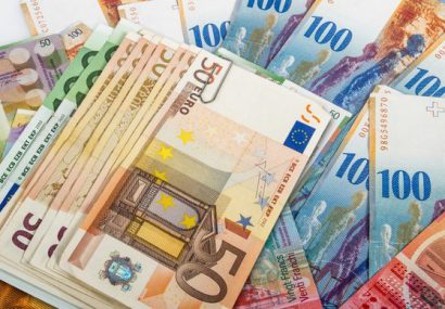نرخ رسمی ۲۹ ارز کاهش یافت/ افت قیمت یورو و پوند انگلیس