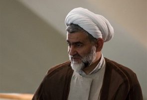 ۲ ماه تا ۲ سال حبس مجازات کسانی که در بقاع متبرکه اقدام غیرمتعارف داشتند