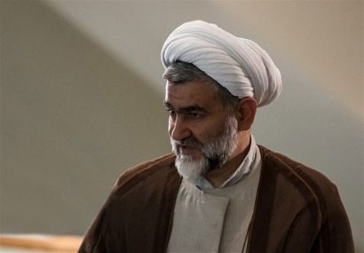 ۲ ماه تا ۲ سال حبس مجازات کسانی که در بقاع متبرکه اقدام غیرمتعارف داشتند