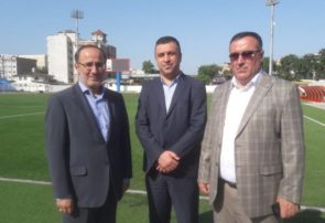 بازدید منتخبان مجلس یازدهم و مسئولان از ورزشگاه شهید وطنی قائمشهر