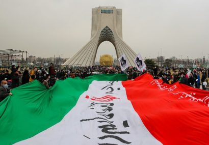 بازتاب 22 بهمن در رسانه‌های جهان/ خبرگزاری فرانسه: ایرانی‌ها شعارِ «تا آخر ایستاده‌ایم» سردادند