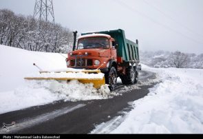 وضعیت راه‌های کشور؛ بارش برف و باران در جاده‌های ۲۴ استان