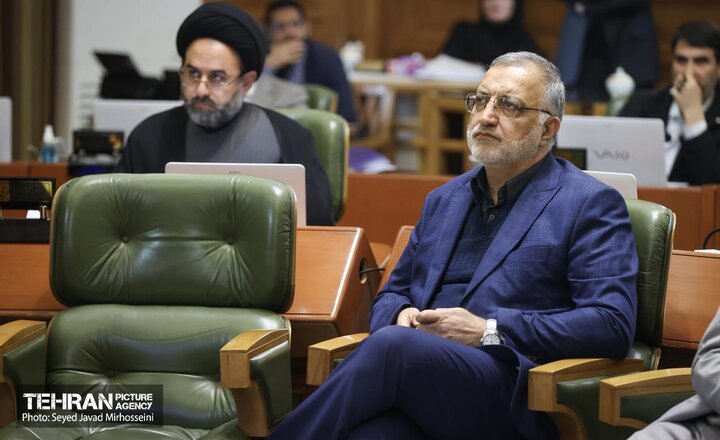 زاکانی؛ اقدام وزارت کشور و وزارت راه غیرقانونی است