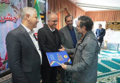 افتخار ۷۲ درصدی: گاز مازندران، پایداری زمستان را مدیون "خانواده ایثارگران" میداند افتخار ۷۲ درصدی: گاز مازندران، پایداری زمستان را مدیون “خانواده ایثارگران” میداند