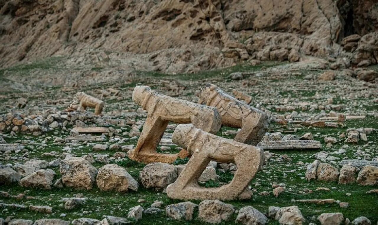 دموکراسی در باستان‌شناسی؛ چرا لودرها تاریخ توده‌ها را شخم می‌زنند؟